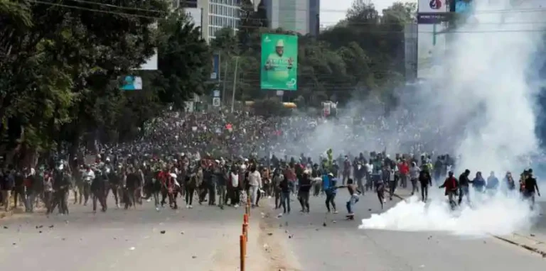 Police Fire Teargas at Nigerians Protesting Against Emergency Rule in Rivers